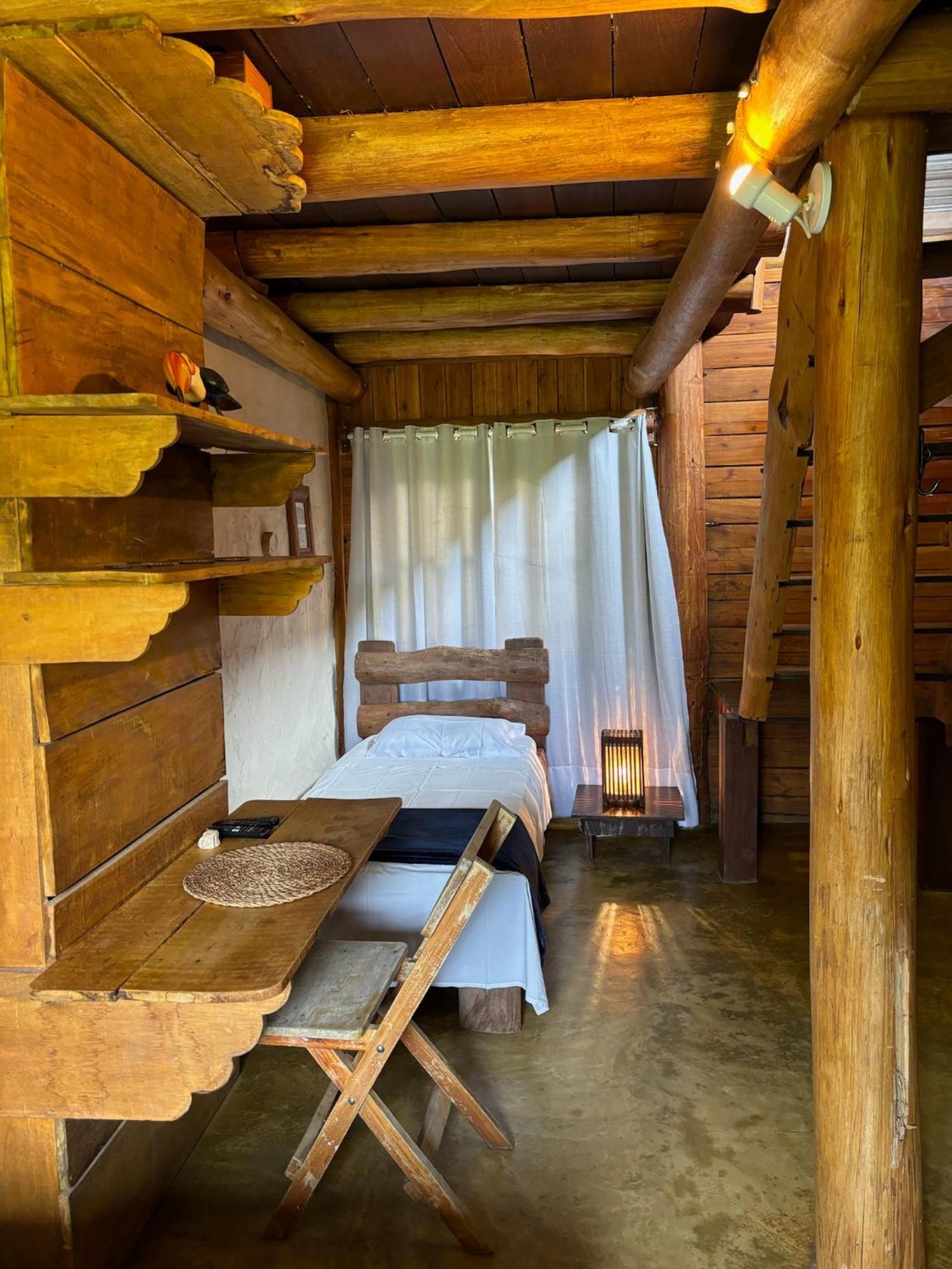 Cachoeira E Pousada Paraiso Dos Pandavas Алту-Параизу-ди-Гояс Экстерьер фото